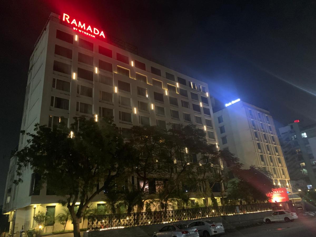 Hotel Ramada By Wyndham Jaipur North Esterno foto