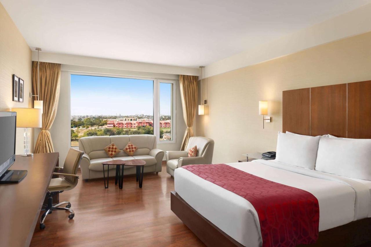 Hotel Ramada By Wyndham Jaipur North Esterno foto